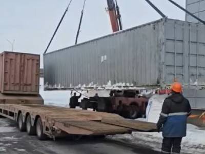 Погрузка/разгрузка 3х 40-футовых контейнеров на площадке Заказчика, перемещение на 900 м.